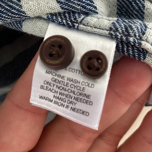 UNTUCKIT denim blue chambray printed stripe lining button-up shirt M - Picture 3 of 6